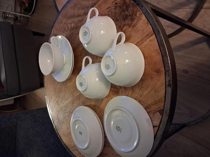 Mosa Maasticht 26. ( theekopjes), Huis en Inrichting, Keuken | Servies, Zo goed als nieuw, Kop(pen) en/of Schotel(s), Effen, Porselein