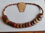 Ketting met gekleurde houten kralen. Nieuw., Ophalen of Verzenden, Nieuw, Overige materialen, Met hanger