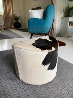 Koeienhuid Poef, Huis en Inrichting, Ophalen, Minder dan 50 cm, Zo goed als nieuw, Modern
