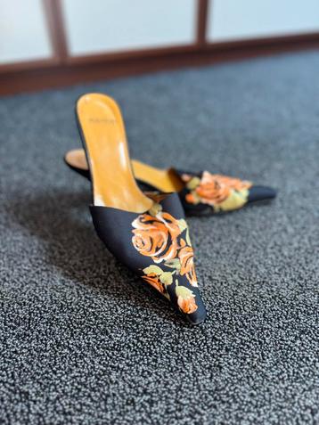Zwarte slippers muiltjes met oranje en groen maat 36 beschikbaar voor biedingen