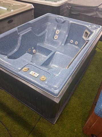 Balboa  jacuzzi MET NIEUWE POMP  incl bezorging&garantie  beschikbaar voor biedingen
