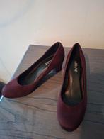 Dames pumps, Ophalen of Verzenden, Zo goed als nieuw, Rood