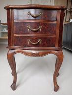 Antiek Frans eiken nachtkastje; Stijl Louis XVI, Ophalen, Gebruikt, 50 tot 100 cm, 3 of 4 laden