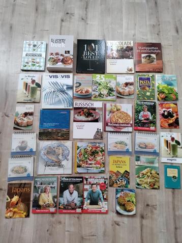 (kook)boeken (~50 stuks) en 8 LPs (Koningsdag vrijmarkt?)