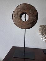 Oud houten ornament op standaard, Ophalen, Gebruikt