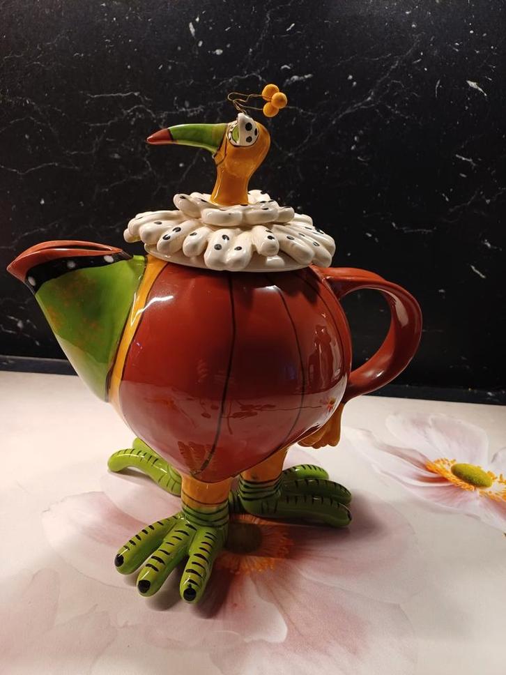 Keramieken theepot leuke kip, Huis en Inrichting, Keuken | Servies, Zo goed als nieuw, Overige typen, Overige stijlen, Keramiek