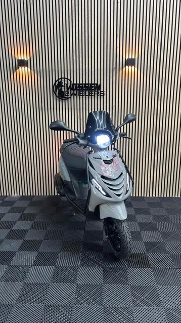 Piaggio zip | Nardo grey | Full option | 6800KM beschikbaar voor biedingen