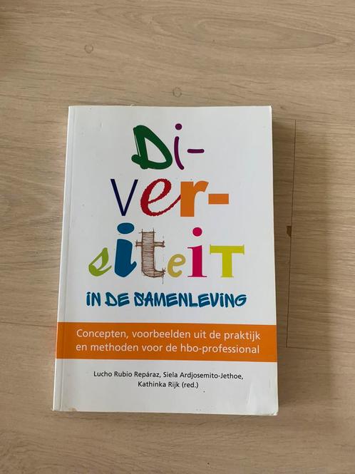 Diversiteit in de samenleving, Boeken, Schoolboeken, Zo goed als nieuw, Nederlands, Overige niveaus, Ophalen of Verzenden