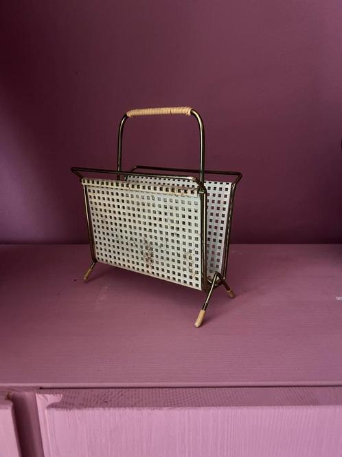 Wit geperforeerde metalen brievenhouder, Verzamelen, Retro, Huis en Inrichting, Ophalen of Verzenden