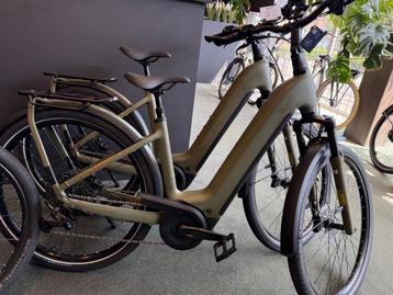 Divers Cube E-Bikes direct leverbaar met scherpe prijzen! beschikbaar voor biedingen