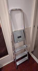 Huishoudtrap 4 treden trap ladder, Ophalen, Trap, Opvouwbaar of Inschuifbaar, Minder dan 2 meter