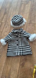 Poppenjasje met hoedje - Zwart/Wit, Ophalen of Verzenden, Zo goed als nieuw, Pop