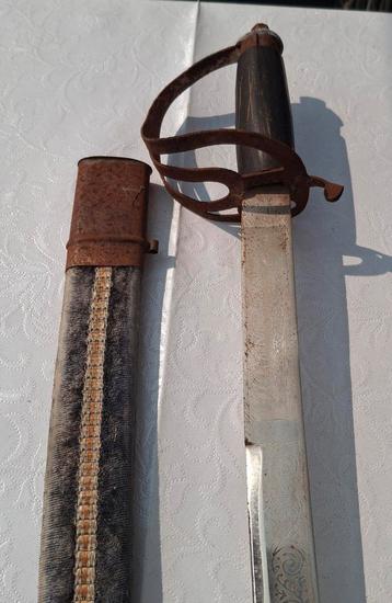 Oud zwaard ? Gegraveerd.....50 euro idee  en ophalen hoogeza beschikbaar voor biedingen