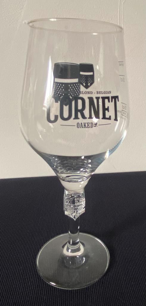 Groot Cornet bierglas op voet. Hoogte 23,5 cm., Verzamelen, Biermerken, Zo goed als nieuw, Glas of Glazen, Overige merken, Ophalen of Verzenden