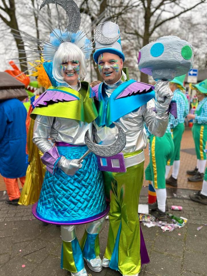 Mooie grote loopgroep te koop, Kleding | Dames, Carnavalskleding en Feestkleding, Gedragen, Carnaval, Maat 38/40 (M), Ophalen