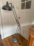 Vloerlamp scharnier industriële zilvergrijs, Huis en Inrichting, Lampen | Vloerlampen, Ophalen, Gebruikt, 150 tot 200 cm