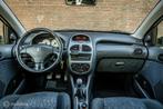 Peugeot 206 1.6-16V Quiksilver| Nap| Cruise| Airco| Apk 6-26, Voorwielaandrijving, Gebruikt, Bedrijf, Handgeschakeld