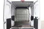 Fiat Ducato 30 2.2 MultiJet 120pk L2H2 Airco/PDC 02-2023, Auto's, Bestelauto's, Voorwielaandrijving, Gebruikt, Euro 6, 4 cilinders
