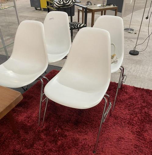 Vitra DSS Eames, set van vier, Huis en Inrichting, Stoelen, Zo goed als nieuw, Vier, Kunststof, Metaal, Wit, Ophalen