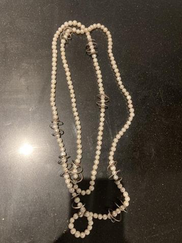 Parelketting met zilver beschikbaar voor biedingen