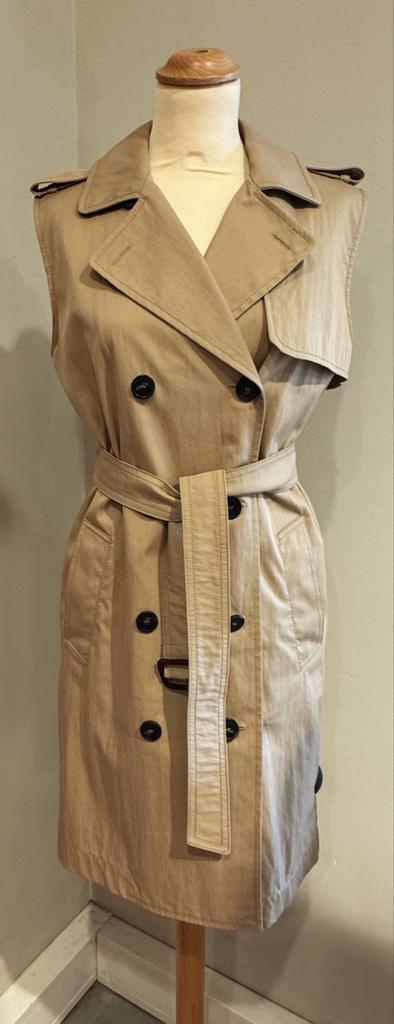 Prachtige mouwloze trenchcoat van MAXMARA, weekend (36), Kleding | Dames, Jassen | Zomer, Zo goed als nieuw, Maat 36 (S), Bruin