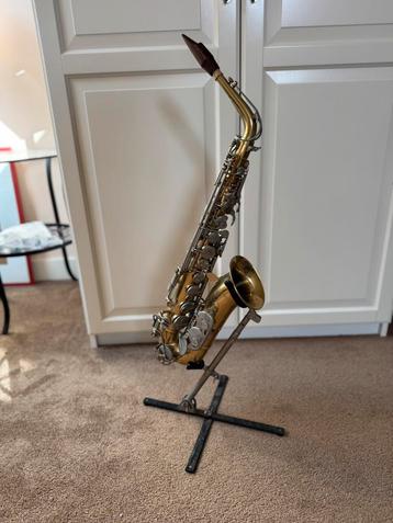 Tenor saxofoon – merk Oriental (incl. koffer + standaard) beschikbaar voor biedingen