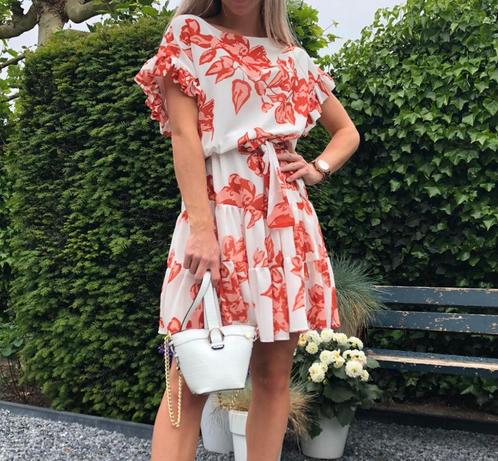 RELISH jurkje wit gebloemd mt XS en mt S, Kleding | Dames, Jurken, Nieuw, Wit, Boven de knie, Verzenden