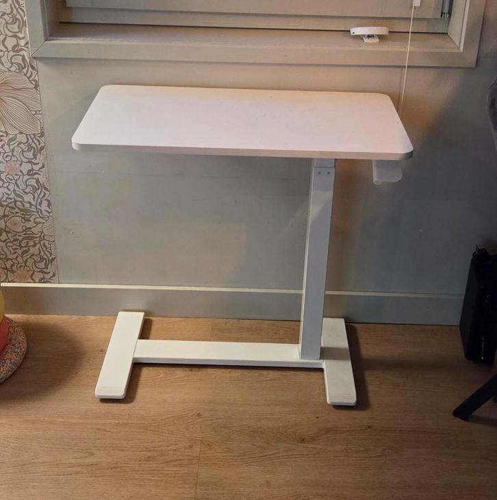 Laptoptafel Bollsidan Ikea, Huis en Inrichting, Tafels | Bijzettafels, Zo goed als nieuw, Rechthoekig, 45 tot 60 cm, Minder dan 55 cm