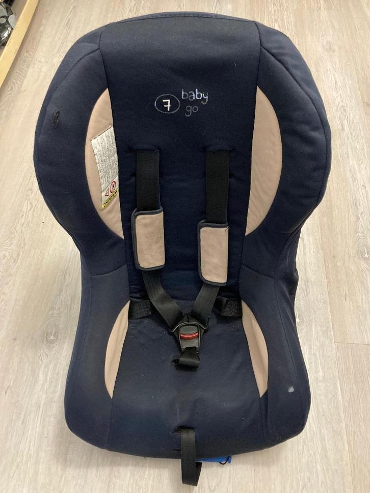 BabyGO verstelbare autostoel 9-18kg, Kinderen en Baby's, Autostoeltjes, Gebruikt, Overige merken, 9 t/m 18 kg, Autogordel, Slaapstand