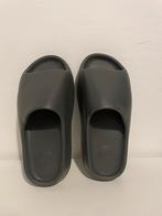 Yeezy slides, Ophalen of Verzenden, Nieuw