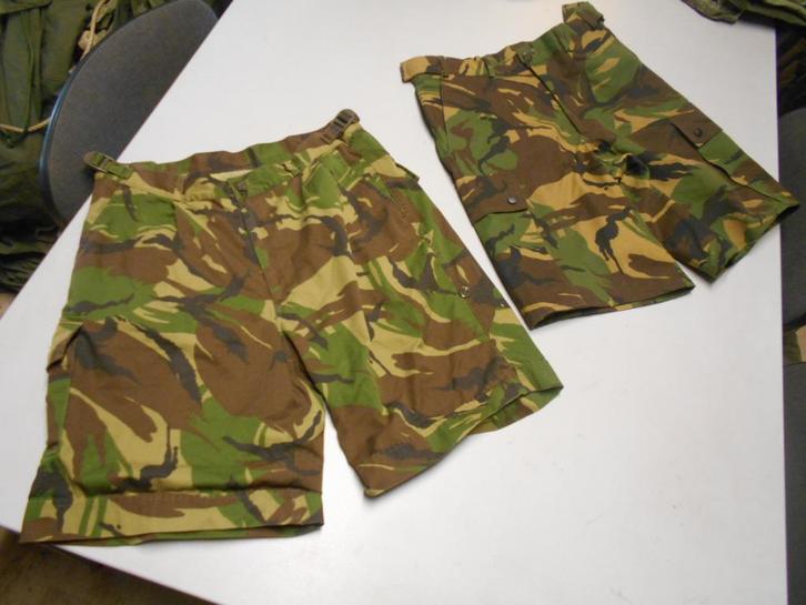 Korte broek Woodland camouflage origineel Nederlands leger, Verzamelen, Militaria | Algemeen, Landmacht, Kleding of Schoenen, Nederland