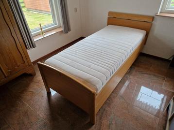 1 pers. elektrisch verstelbaar (senioren)bed (massief eiken) beschikbaar voor biedingen