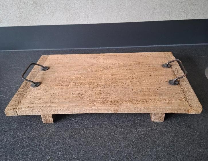 houten serveerplank plateau ijzeren handgrepen, Huis en Inrichting, Woonaccessoires | Dienbladen, Zo goed als nieuw, Hout, Rechthoekig