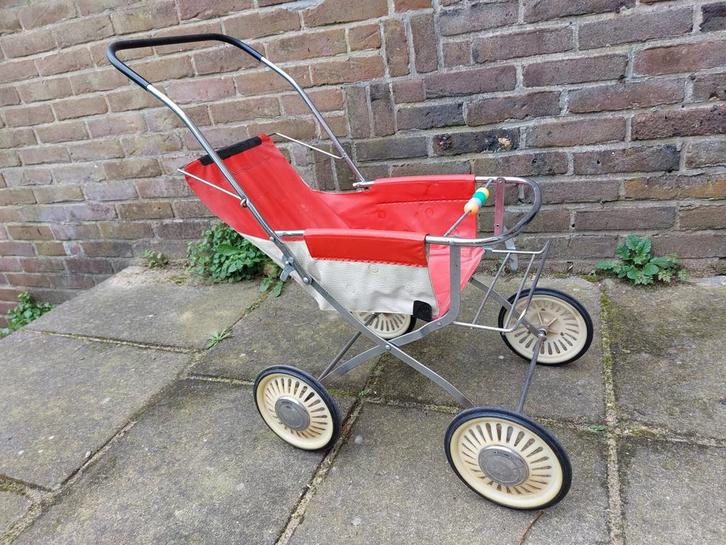 Leuke vintage poppenwagen, Kinderen en Baby's, Speelgoed | Poppen, Gebruikt, Babypop, Ophalen