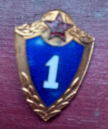 USSR insigne specialist 1e klasse vroeg exemplaar beschikbaar voor biedingen