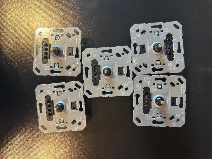 JUNG led-dimmers, Doe-het-zelf en Verbouw, Elektra en Kabels, Zo goed als nieuw, Overige typen, Ophalen of Verzenden