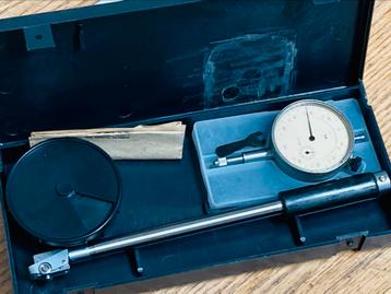 Tweepuntsbinnenmicrometer 18-50x0.01 mm beschikbaar voor biedingen