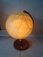 SVH-staatkundige Wereldbol met verlichting - hoogte 47 cm, Huis en Inrichting, Woonaccessoires | Wereldbollen, Ophalen of Verzenden