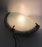 Vintage wandlamp / wand lamp halve maan glas metaal goud, Huis en Inrichting, Lampen | Wandlampen, Ophalen of Verzenden, Gebruikt