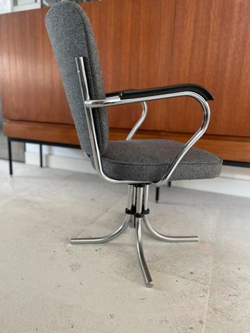 Gispen beschikbaar voor biedingen