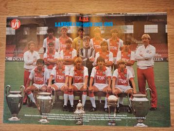 Oude poster Ajax landskampioen 1982/83 met o.a. Van Basten beschikbaar voor biedingen