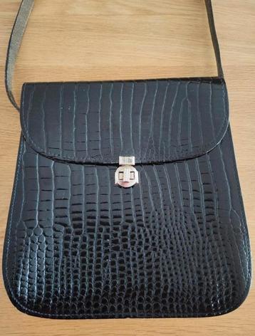 Vintage zwartleren schoudertas met crocoprint, 21x20x4 cm beschikbaar voor biedingen