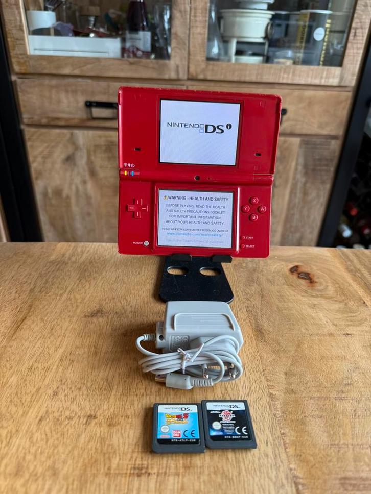 Nintendo DSI Rood, Spelcomputers en Games, Spelcomputers | Nintendo DS, Zo goed als nieuw, Dsi, Rood, Met games, Ophalen of Verzenden