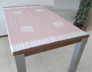 Roze/wit katoenen Tafelkleed 153x123cm beschikbaar voor biedingen