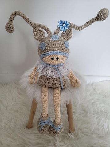 Gehaakte pop met sprieten (knuffel) beschikbaar voor biedingen