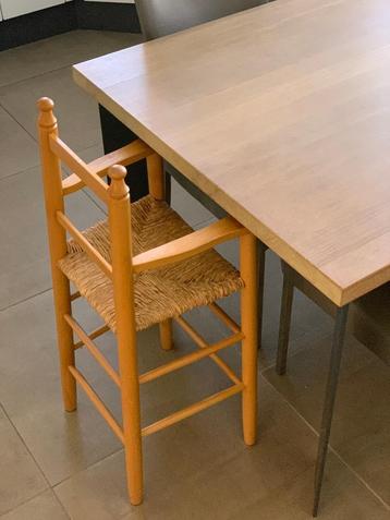 Houten peuterstoel met gevlochten zitting. beschikbaar voor biedingen