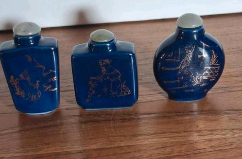 Drie Aziatische snuifflesjes., Antiek en Kunst, Kunst | Niet-Westerse kunst, Ophalen of Verzenden