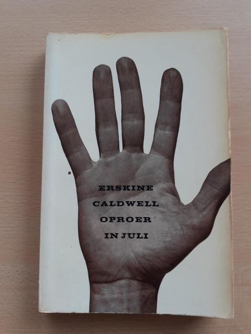 Erskine Caldwell - Oproer in juli, Boeken, Literatuur, Gelezen, Nederland, Ophalen of Verzenden