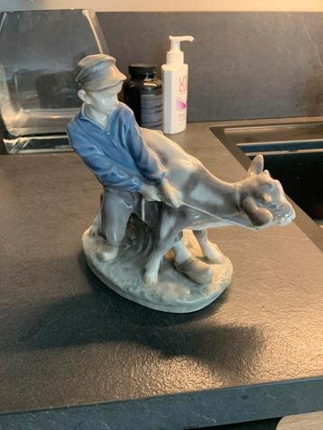 Antiek poselein beschikbaar voor biedingen