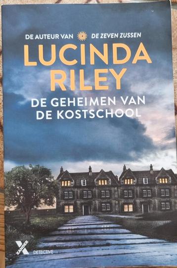 Lucinda Riley, De geheimen van de kostschool beschikbaar voor biedingen